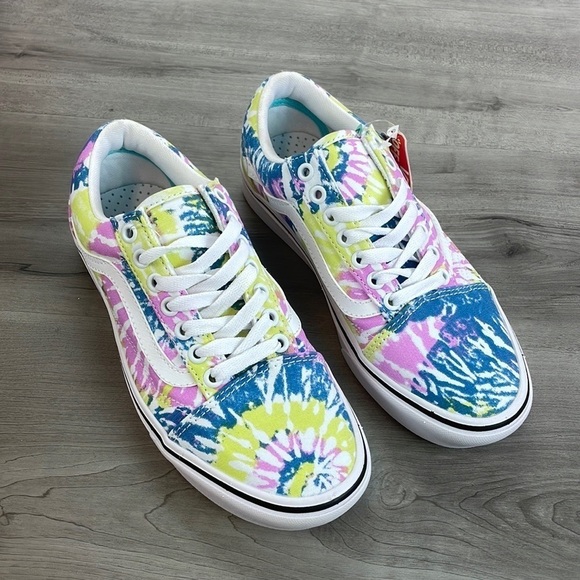 🔹VANS - COMFYCUSH LOW TOPS - Picture 1 of 9
